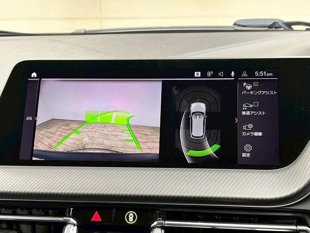 �y�J���[�o�b�N���j�^�[�z�𑕔����Ă���܂��B���A�̉f�����J���[�ŉf���o����܂��̂œ��X�̒��Ԃ����S���S�ł��B