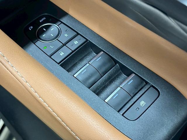 ヴェルファイアハイブリッド Executive Lounge モデリスタ/サンルーフ/寒冷地/フリップダウン/全周囲/デジタルミラー/JBL/電動リアゲート/アップルカープレイ/レーダークルーズ/ワイヤレス充電/パドルシフト/シートヒーター&シートクーラー(28枚目)