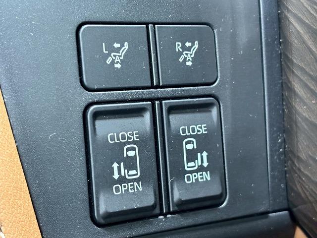 ヴェルファイアハイブリッド Executive Lounge モデリスタ/サンルーフ/寒冷地/フリップダウン/全周囲/デジタルミラー/JBL/電動リアゲート/アップルカープレイ/レーダークルーズ/ワイヤレス充電/パドルシフト/シートヒーター&シートクーラー(46枚目)