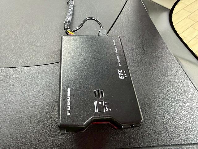 �A�N�Z�X�́A�y�呠�J�C���^�[�z���~��Ă����B�Ŋ��w�͖��Ήw�i�i�q�R�z�{���{���j�ƂȂ�܂��B���O�ɂ��A���𒸂���΁A���}������܂��B