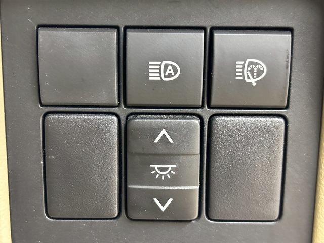 ランドクルーザープラド ＴＸ　“Ｌパッケージ”　禁煙／サンルーフ／レーダークルーズ／モデリスタ／ルーフレール／３列／シートクーラー／ＥＴＣ／クリアランスソナー／オートハイビーム／ＣＤ・ＤＶＤ再生／シートヒーター／パワーシート（33枚目）