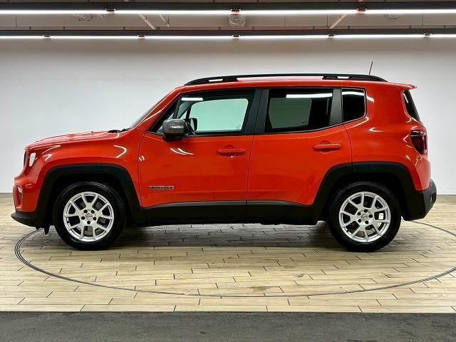 ジープ・レネゲード リミテッド　禁煙／バックカメラ／レーダークルーズ／ＥＴＣ／シートヒーター／メーカーナビ／ブラインドスポット／アップルカープレイ／パワーシート／ステアリングヒーター／アイドリングストップ（18枚目）