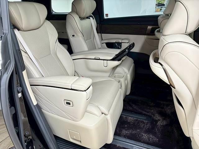 アルファードハイブリッド Ｅｘｅｃｕｔｉｖｅ　Ｌｏｕｎｇｅ　１オナ／サンルーフ／フリップダウン／デジタルミラー／全周囲／ＪＢＬ／ヘッドアップディスプレイ／アップルカープレイ／シートヒーター＆シートクーラー／ワイヤレス受電／ＡＣ１００Ｖ／ブラインドスポット（10枚目）