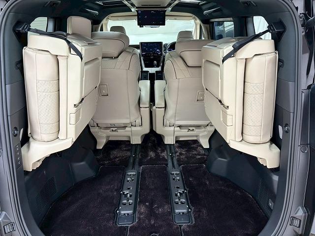 アルファードハイブリッド Ｅｘｅｃｕｔｉｖｅ　Ｌｏｕｎｇｅ　１オナ／サンルーフ／フリップダウン／デジタルミラー／全周囲／ＪＢＬ／ヘッドアップディスプレイ／アップルカープレイ／シートヒーター＆シートクーラー／ワイヤレス受電／ＡＣ１００Ｖ／ブラインドスポット（59枚目）