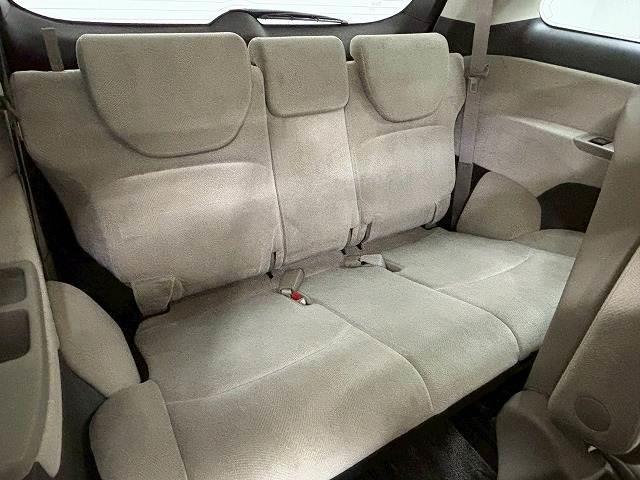 �T�[�h�V�[�g�t�̎ԗ��ł��B�R��ڂ�����Ƒ�l���ł̃h���C�u�͂������A�g��Ȃ��Ƃ��ɂ̓V�[�g�A�����W�ɂ���ĉו���ςނ��Ƃ��ł���̂ŕ֗��ł���ˁ�