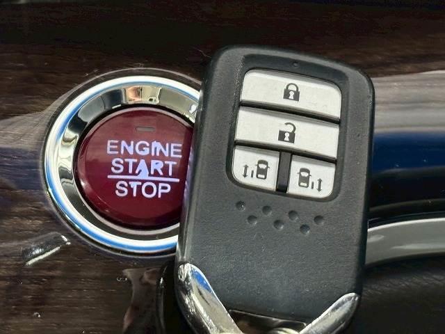 ���͂��ԂƂȂ����y�X�}�[�g�L�[�E�v�b�V���X�^�[�g�z���������Ă��邾���ŃG���W���n������J�܂ōs�������o���܂��B