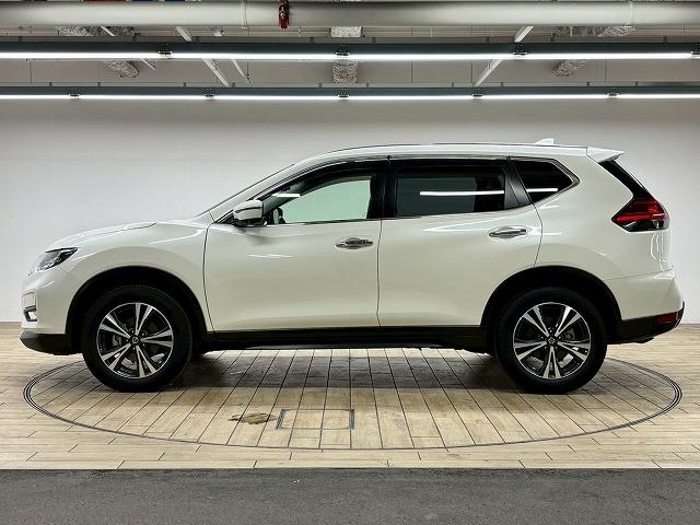 エクストレイル ２０Ｘｉ　禁煙／９インチ／全周囲／プロパイロット／ＥＴＣ／シートヒーター／ブラインドスポット／電動リアゲート／ダウンヒルコントロール／レーダークルーズ／デジタルミラー／ブレーキホールド（68枚目）