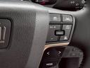 【レーダークルーズコントロール】装備車両です。レーダーやカメラを使って前を走るクルマの状況を検知して速度を調整してくれます。遠距離ドライブの高速道路などでは大活躍で疲労軽減に役立ちます。