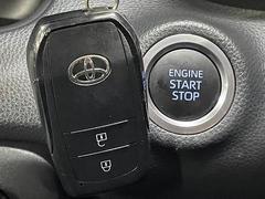 【スマートキー・プッシュスタート】キーを身につけている状態であれば、ドアに付いているスイッチを押すだけで、ドアロックの開閉ができる機能。エンジン始動も便利ですね♪ 6