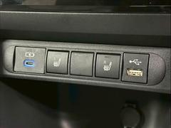 上級グレードにしか付かないシートヒーター搭載。 5
