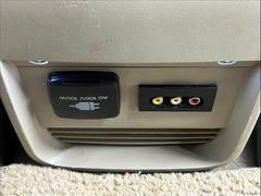 【ＡＣ１００Ｖ】コンセント付きですので家庭用電化製品が車内でご利用いただけます。 6