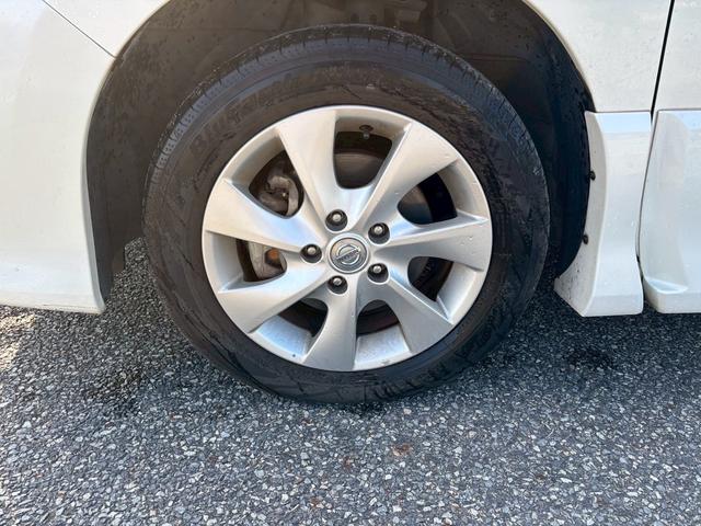 セレナ ハイウェイスター　走行距離１１００００キロ　車検整備　両側パワースライドドア　バックカメラ　ＨＤＤナビ　オートクルーズコントロール　日産純正アルミホイール　横滑り防止装置（20枚目）