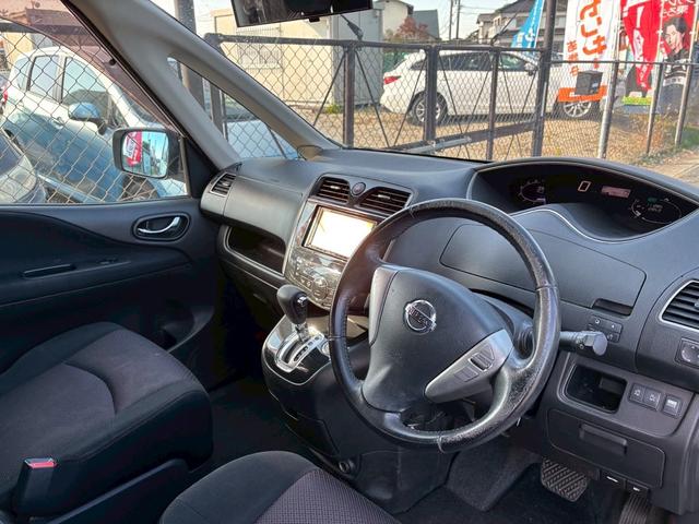 セレナ ハイウェイスター　走行距離１１００００キロ　車検整備　両側パワースライドドア　バックカメラ　ＨＤＤナビ　オートクルーズコントロール　日産純正アルミホイール　横滑り防止装置（25枚目）