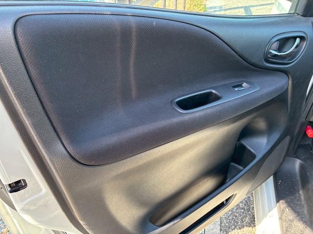 セレナ ハイウェイスター　走行距離１１００００キロ　車検整備　両側パワースライドドア　バックカメラ　ＨＤＤナビ　オートクルーズコントロール　日産純正アルミホイール　横滑り防止装置（40枚目）