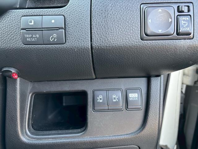 セレナ ハイウェイスター　走行距離１１００００キロ　車検整備　両側パワースライドドア　バックカメラ　ＨＤＤナビ　オートクルーズコントロール　日産純正アルミホイール　横滑り防止装置（45枚目）