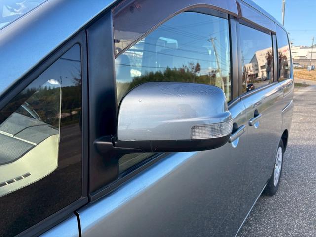 セレナ 20S Vセレクション 走行距離85000キロ 車検整備 日産純正ホイールキャップ 両側パワースライドドア メモリーナビ バックカメラ ETC車載器 電動格納ミラー オートエアコン(17枚目)