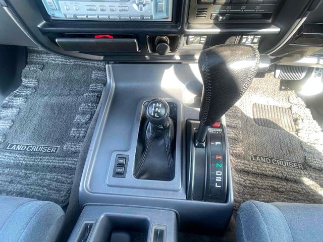 ランドクルーザー８０ ＶＸリミテッド　４ＷＤ　ＥＴＣ　ヘッドライトウォッシャー　アルミホイール　ＡＴ　ＣＤ　カセット　エアコン　パワーウィンドウ（2枚目）