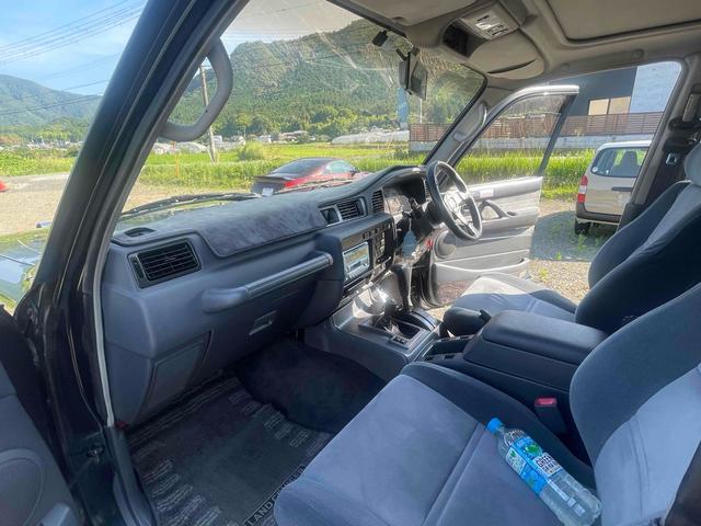 ランドクルーザー８０ ＶＸリミテッド　４ＷＤ　ＥＴＣ　ヘッドライトウォッシャー　アルミホイール　ＡＴ　ＣＤ　カセット　エアコン　パワーウィンドウ（9枚目）