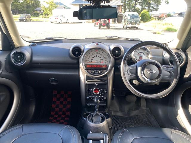 ＭＩＮＩ ワン　クロスオーバー　アルミ　サイドエアバック　オートエアコン　セキュリティアラーム　横滑り防止システム　ＥＴＣ車載器　助手席エアバック　キーレス　ＡＢＳ　ＰＷ　エアバック　パワーステアリング　ルーフレール（9枚目）