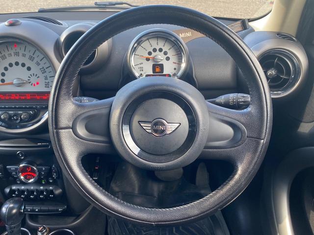 ＭＩＮＩ ワン　クロスオーバー　アルミ　サイドエアバック　オートエアコン　セキュリティアラーム　横滑り防止システム　ＥＴＣ車載器　助手席エアバック　キーレス　ＡＢＳ　ＰＷ　エアバック　パワーステアリング　ルーフレール（17枚目）