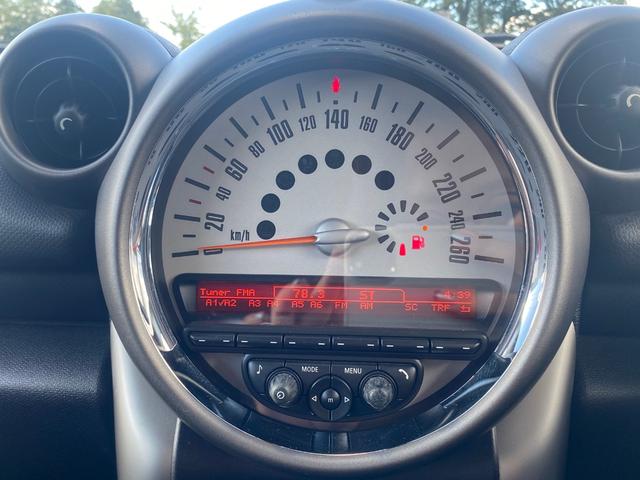 ＭＩＮＩ ワン　クロスオーバー　アルミ　サイドエアバック　オートエアコン　セキュリティアラーム　横滑り防止システム　ＥＴＣ車載器　助手席エアバック　キーレス　ＡＢＳ　ＰＷ　エアバック　パワーステアリング　ルーフレール（37枚目）