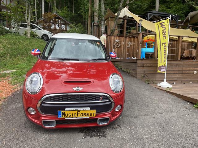 ＭＩＮＩ クーパーＳ　ＪＣＷステアリング　コンフォートアクセス　テレビたまに出ない現状（2枚目）