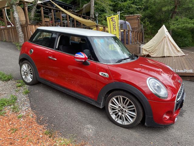 ＭＩＮＩ クーパーＳ　ＪＣＷステアリング　コンフォートアクセス　テレビたまに出ない現状（4枚目）