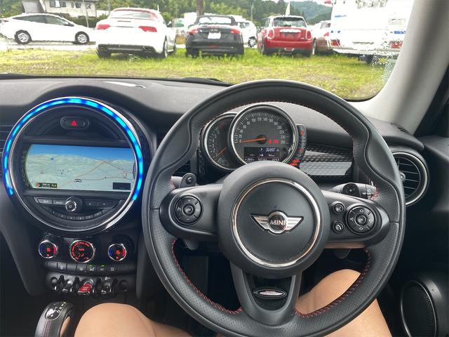 ＭＩＮＩ クーパーＳ　ＪＣＷステアリング　コンフォートアクセス　テレビたまに出ない現状（15枚目）