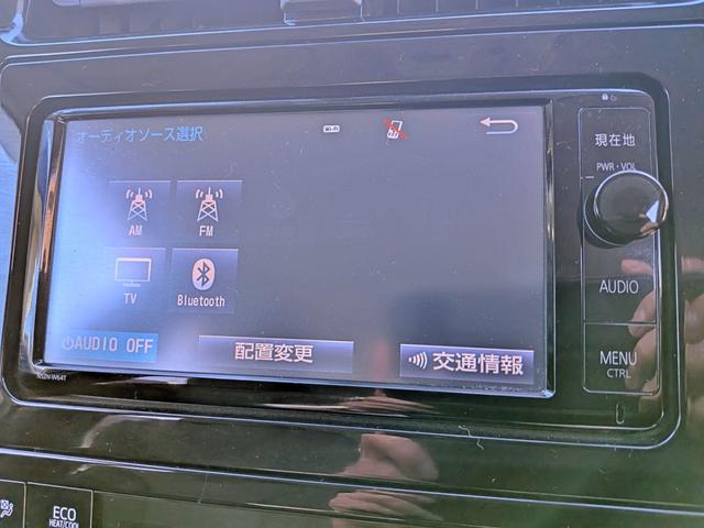 プリウス Ｓ　フルエアロ／純ナビフルセグ／Ｂカメラ／ＢＴ／ＥＴＣ／ステリモ／ＬＥＤヘッド／オートライト／オートＡＣ／ＶＳＣ／フォグ／純１５ＡＷ／ウィンカーミラー／シートリフター／バニティミラー／ＣＤ／ＤＶＤ（6枚目）