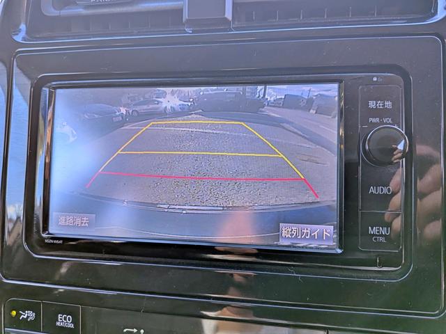 プリウス Ｓ　フルエアロ／純ナビフルセグ／Ｂカメラ／ＢＴ／ＥＴＣ／ステリモ／ＬＥＤヘッド／オートライト／オートＡＣ／ＶＳＣ／フォグ／純１５ＡＷ／ウィンカーミラー／シートリフター／バニティミラー／ＣＤ／ＤＶＤ（7枚目）