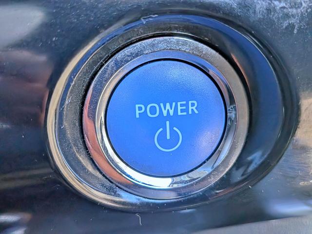 プリウス Ｓ　フルエアロ／純ナビフルセグ／Ｂカメラ／ＢＴ／ＥＴＣ／ステリモ／ＬＥＤヘッド／オートライト／オートＡＣ／ＶＳＣ／フォグ／純１５ＡＷ／ウィンカーミラー／シートリフター／バニティミラー／ＣＤ／ＤＶＤ（9枚目）