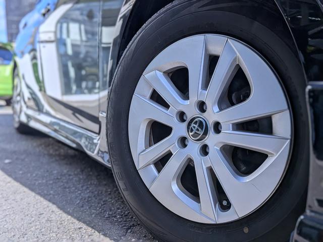 プリウス Ｓ　フルエアロ／純ナビフルセグ／Ｂカメラ／ＢＴ／ＥＴＣ／ステリモ／ＬＥＤヘッド／オートライト／オートＡＣ／ＶＳＣ／フォグ／純１５ＡＷ／ウィンカーミラー／シートリフター／バニティミラー／ＣＤ／ＤＶＤ（13枚目）