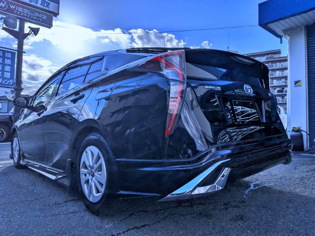 プリウス Ｓ　フルエアロ／純ナビフルセグ／Ｂカメラ／ＢＴ／ＥＴＣ／ステリモ／ＬＥＤヘッド／オートライト／オートＡＣ／ＶＳＣ／フォグ／純１５ＡＷ／ウィンカーミラー／シートリフター／バニティミラー／ＣＤ／ＤＶＤ（19枚目）