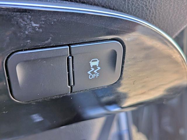 プリウス Ｓ　フルエアロ／純ナビフルセグ／Ｂカメラ／ＢＴ／ＥＴＣ／ステリモ／ＬＥＤヘッド／オートライト／オートＡＣ／ＶＳＣ／フォグ／純１５ＡＷ／ウィンカーミラー／シートリフター／バニティミラー／ＣＤ／ＤＶＤ（29枚目）