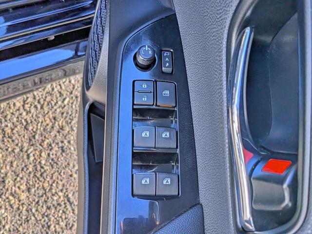 プリウス Ｓ　フルエアロ／純ナビフルセグ／Ｂカメラ／ＢＴ／ＥＴＣ／ステリモ／ＬＥＤヘッド／オートライト／オートＡＣ／ＶＳＣ／フォグ／純１５ＡＷ／ウィンカーミラー／シートリフター／バニティミラー／ＣＤ／ＤＶＤ（36枚目）