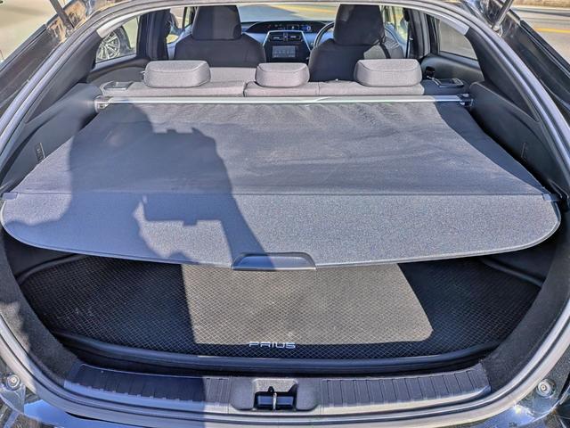 プリウス Ｓ　フルエアロ／純ナビフルセグ／Ｂカメラ／ＢＴ／ＥＴＣ／ステリモ／ＬＥＤヘッド／オートライト／オートＡＣ／ＶＳＣ／フォグ／純１５ＡＷ／ウィンカーミラー／シートリフター／バニティミラー／ＣＤ／ＤＶＤ（50枚目）