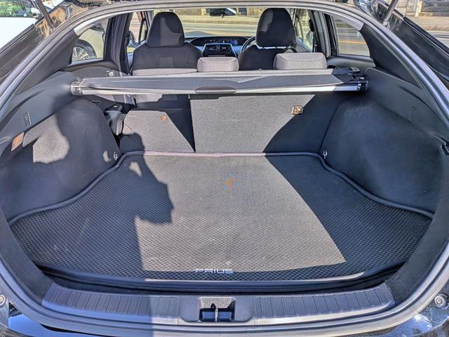 プリウス Ｓ　フルエアロ／純ナビフルセグ／Ｂカメラ／ＢＴ／ＥＴＣ／ステリモ／ＬＥＤヘッド／オートライト／オートＡＣ／ＶＳＣ／フォグ／純１５ＡＷ／ウィンカーミラー／シートリフター／バニティミラー／ＣＤ／ＤＶＤ（52枚目）