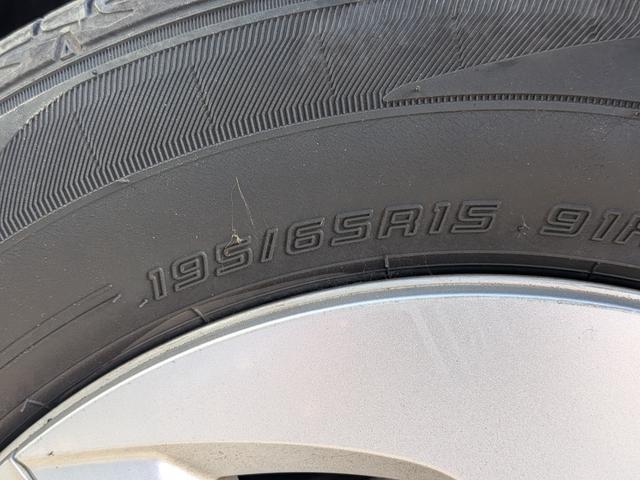 プリウス Ｓ　フルエアロ／純ナビフルセグ／Ｂカメラ／ＢＴ／ＥＴＣ／ステリモ／ＬＥＤヘッド／オートライト／オートＡＣ／ＶＳＣ／フォグ／純１５ＡＷ／ウィンカーミラー／シートリフター／バニティミラー／ＣＤ／ＤＶＤ（59枚目）