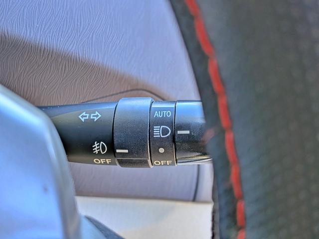 プリウス S 10型ナビフルセグ/Bカメラ/HID/ETC/禁煙/BT/HDMI/スマホ連携/フォグ/オートライト/スマートキー/純15AW/CD/DVD/ウィンカーミラー/シートリフター(33枚目)