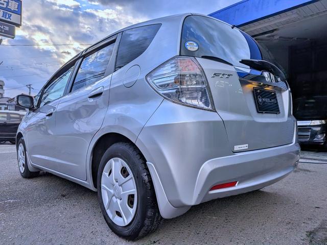 フィットハイブリッド ベースグレード　純正ＣＤ／ＡＵＸ／クルコン／ＥＴＣ／オートＡＣ／禁煙／キーレス／ＥＣＯＮモード／シートリフター／バニティミラー／ウィンカーミラー／チップアップシート（16枚目）