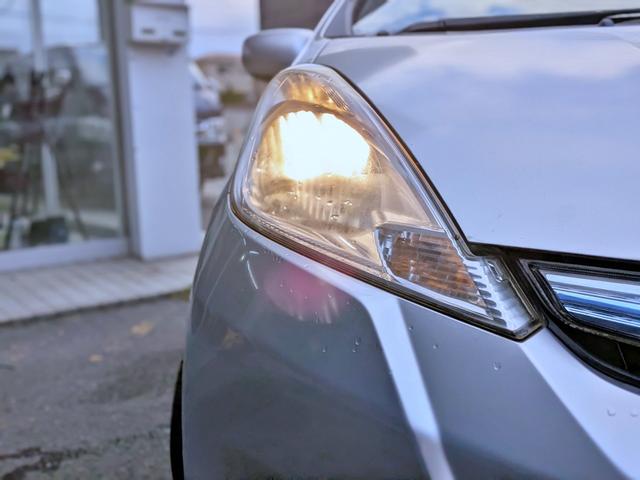 フィットハイブリッド ベースグレード　純正ＣＤ／ＡＵＸ／クルコン／ＥＴＣ／オートＡＣ／禁煙／キーレス／ＥＣＯＮモード／シートリフター／バニティミラー／ウィンカーミラー／チップアップシート（20枚目）