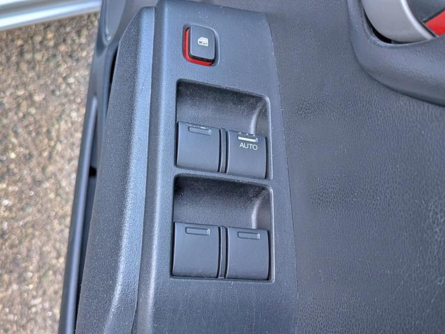 フィットハイブリッド ベースグレード　純正ＣＤ／ＡＵＸ／クルコン／ＥＴＣ／オートＡＣ／禁煙／キーレス／ＥＣＯＮモード／シートリフター／バニティミラー／ウィンカーミラー／チップアップシート（33枚目）