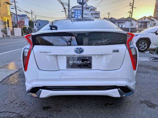 プリウス Ｓ　フルエアロ／純ナビ地デジ／ＢＴ／ＬＥＤヘッド／スマートキー／ステリモ／オートＡＣ／オートライト／ウィンカーミラー／純１５ＡＷ／ＶＳＣ／トノカバー／シートリフター／ＣＤ／ＡＵＸ（9枚目）