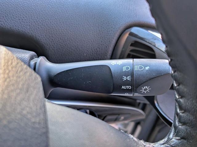 プリウス Ｓ　フルエアロ／純ナビ地デジ／ＢＴ／ＬＥＤヘッド／スマートキー／ステリモ／オートＡＣ／オートライト／ウィンカーミラー／純１５ＡＷ／ＶＳＣ／トノカバー／シートリフター／ＣＤ／ＡＵＸ（30枚目）