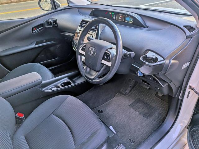 プリウス Ｓ　フルエアロ／純ナビ地デジ／ＢＴ／ＬＥＤヘッド／スマートキー／ステリモ／オートＡＣ／オートライト／ウィンカーミラー／純１５ＡＷ／ＶＳＣ／トノカバー／シートリフター／ＣＤ／ＡＵＸ（37枚目）