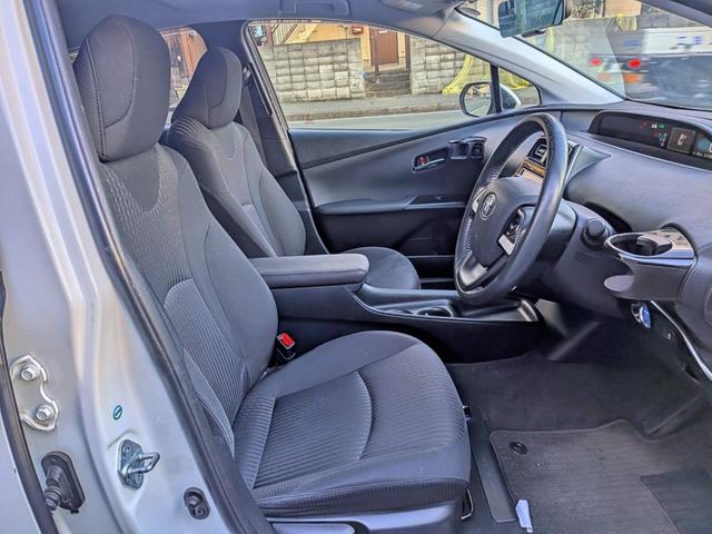 プリウス Ｓ　フルエアロ／純ナビ地デジ／ＢＴ／ＬＥＤヘッド／スマートキー／ステリモ／オートＡＣ／オートライト／ウィンカーミラー／純１５ＡＷ／ＶＳＣ／トノカバー／シートリフター／ＣＤ／ＡＵＸ（38枚目）