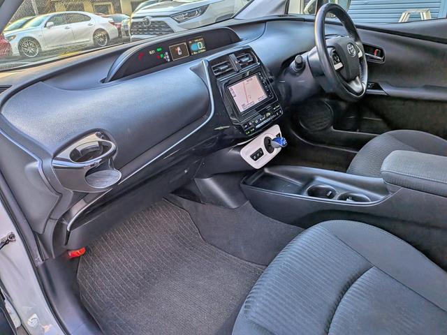 プリウス Ｓ　フルエアロ／純ナビ地デジ／ＢＴ／ＬＥＤヘッド／スマートキー／ステリモ／オートＡＣ／オートライト／ウィンカーミラー／純１５ＡＷ／ＶＳＣ／トノカバー／シートリフター／ＣＤ／ＡＵＸ（40枚目）