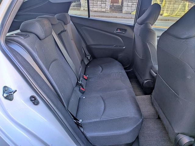 プリウス Ｓ　フルエアロ／純ナビ地デジ／ＢＴ／ＬＥＤヘッド／スマートキー／ステリモ／オートＡＣ／オートライト／ウィンカーミラー／純１５ＡＷ／ＶＳＣ／トノカバー／シートリフター／ＣＤ／ＡＵＸ（44枚目）