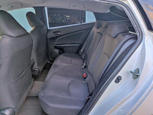 プリウス Ｓ　フルエアロ／純ナビ地デジ／ＢＴ／ＬＥＤヘッド／スマートキー／ステリモ／オートＡＣ／オートライト／ウィンカーミラー／純１５ＡＷ／ＶＳＣ／トノカバー／シートリフター／ＣＤ／ＡＵＸ（47枚目）