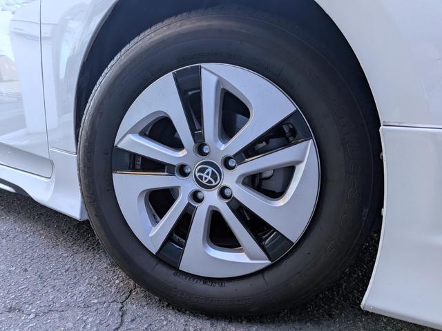 プリウス Ｓ　フルエアロ／純ナビ地デジ／ＢＴ／ＬＥＤヘッド／スマートキー／ステリモ／オートＡＣ／オートライト／ウィンカーミラー／純１５ＡＷ／ＶＳＣ／トノカバー／シートリフター／ＣＤ／ＡＵＸ（56枚目）